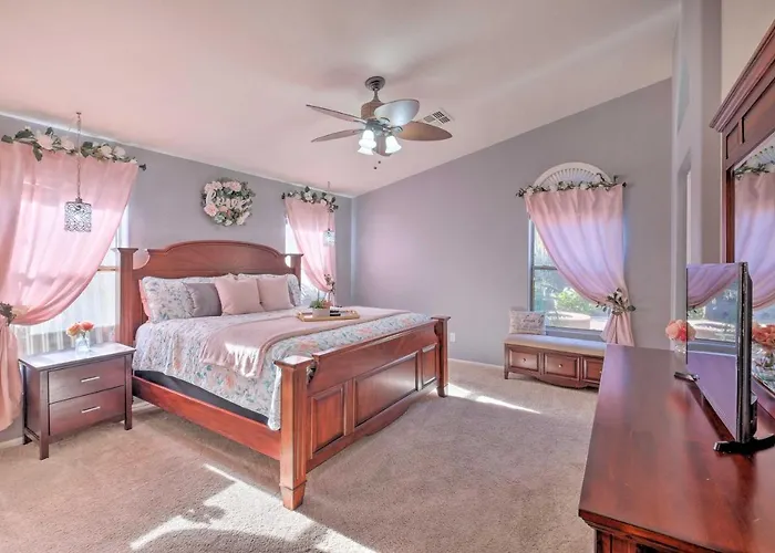 Chandler W/ Private Pool Near Golf Holiday home *