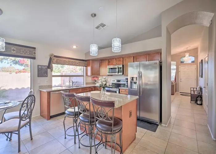 Chandler W/ Private Pool Near Golf Holiday home