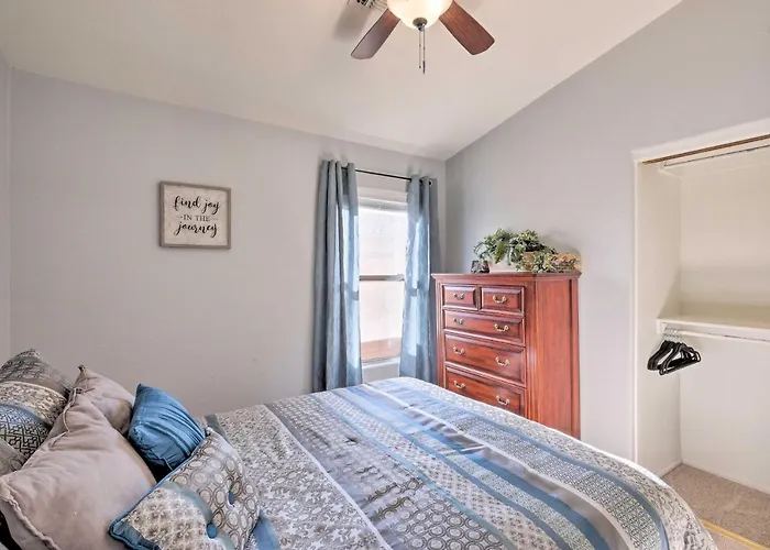 Chandler W/ Private Pool Near Golf *